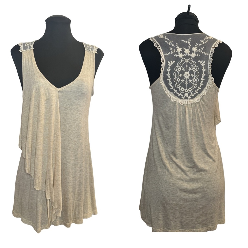 Easel Cream Tank Top Front Panel and Lace Back. Women’s Medium